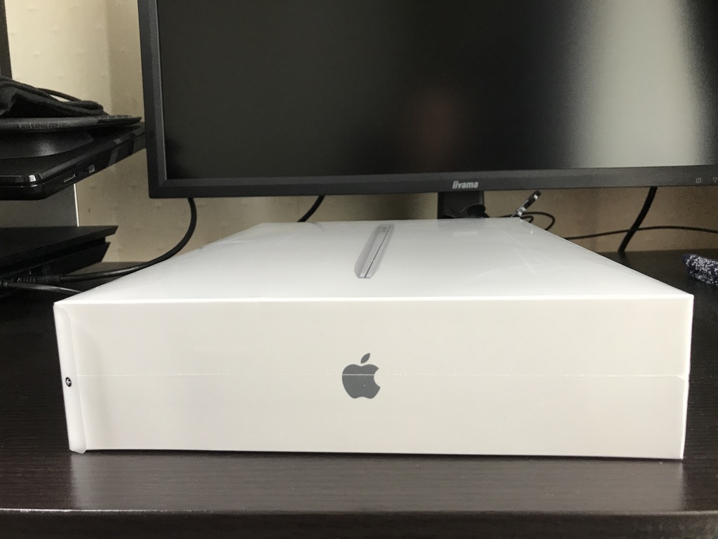 MacBook Air2020の外箱の側面2